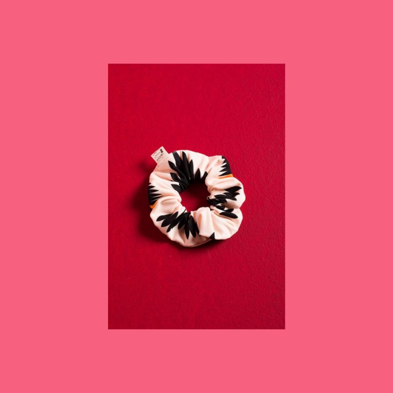 PetitBoutik Scrunchie σούρα μαλλιών Cream Aztek PetitBoutik Scrunchie σούρα μαλλιών Cream Aztek