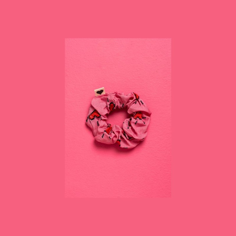 PetitBoutik Scrunchie σούρα μαλλιών Pink Hearts Pixel PetitBoutik Scrunchie σούρα μαλλιών Pink Hearts Pixel
