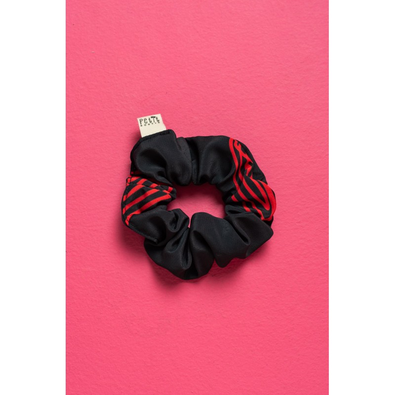 PetitBoutik Scrunchie σούρα μαλλιών Black Red Hearts