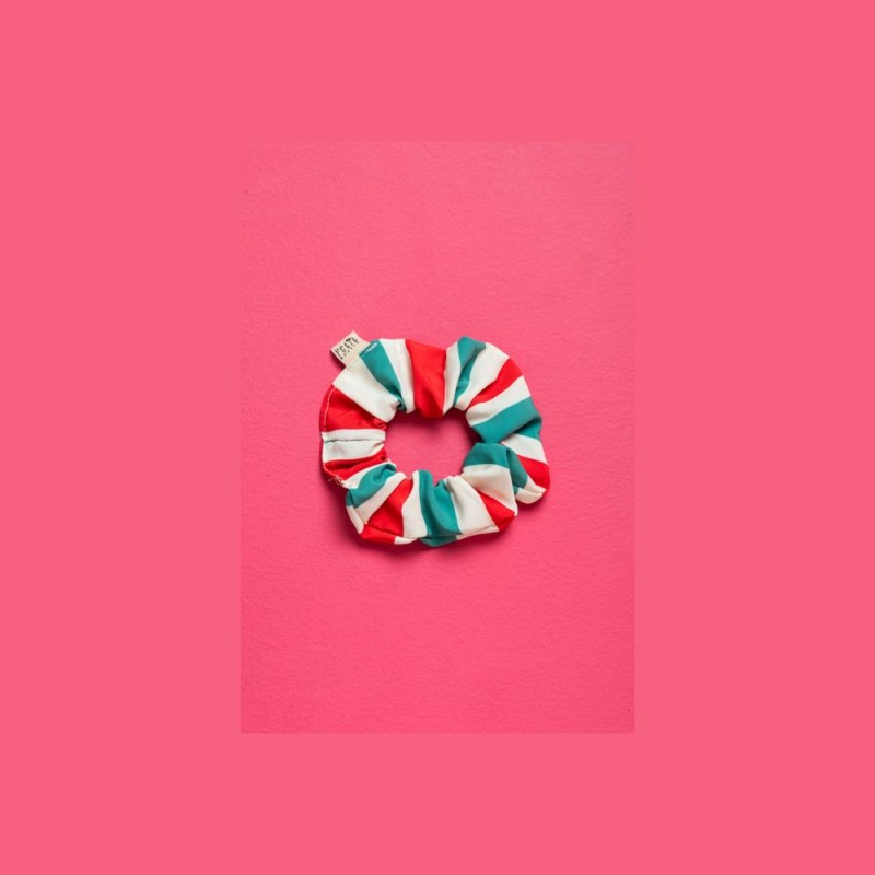 PetitBoutik Scrunchie σούρα μαλλιών Red and Green Stripes PetitBoutik Scrunchie σούρα μαλλιών Red and Green Stripes