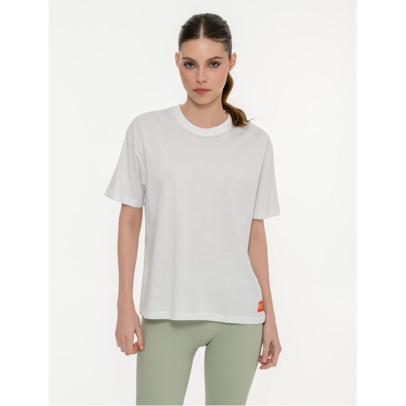 BodyTalk Γυναικεία κοντομάνικη oversize μπλούζα με στάμπα στην πλάτη άσπρη BodyTalk Γυναικεία κοντομάνικη oversize μπλούζα με στάμπα στην πλάτη άσπρη