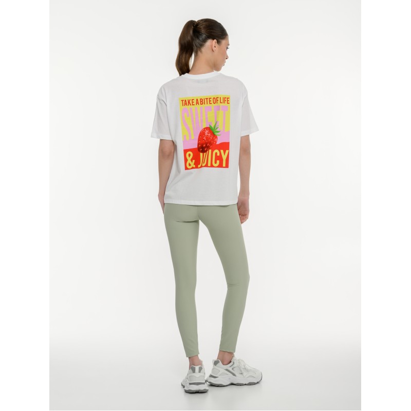 BodyTalk Γυναικεία κοντομάνικη oversize μπλούζα με στάμπα στην πλάτη άσπρη BodyTalk Γυναικεία κοντομάνικη oversize μπλούζα με στάμπα στην πλάτη άσπρη