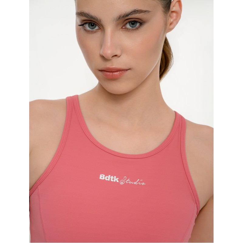 BodyTalk Γυναικείο αθλητικό αμάνικο crop top με τύπωμα bdtk studio 