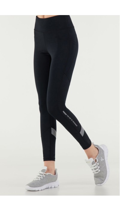 Freddy Breathable super high waist SuperFit leggings with a micro pocket SF1SHF211