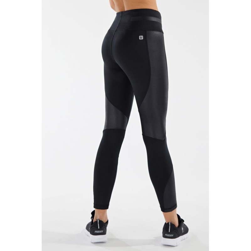 Freddy Γυναικείο κολάν SuperFit 7/8 μαύρο Freddy Γυναικείο κολάν SuperFit 7/8 μαύρο
