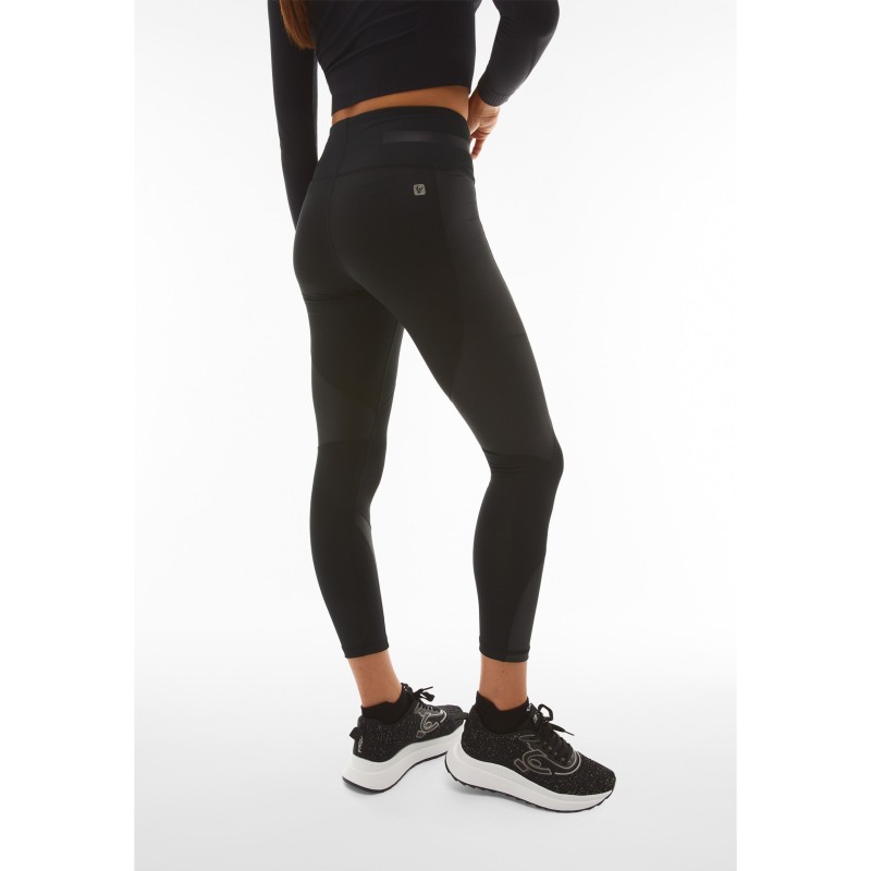 Freddy Γυναικείο κολάν SuperFit 7/8 μαύρο Freddy Γυναικείο κολάν SuperFit 7/8 μαύρο