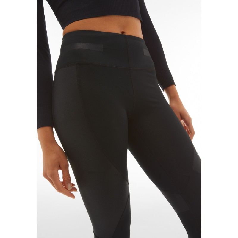 Freddy Γυναικείο κολάν SuperFit 7/8 μαύρο Freddy Γυναικείο κολάν SuperFit 7/8 μαύρο