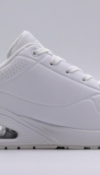 Skechers Γυναικεία αθλητικά sneakers με Air Memory Foam® Uno Stand On Air άσπρα